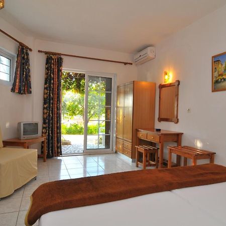 Hotel Emerald Chrysi Ammoudia Exterior photo