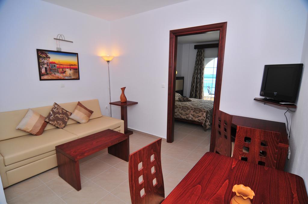 Hotel Emerald Chrysi Ammoudia Exterior photo